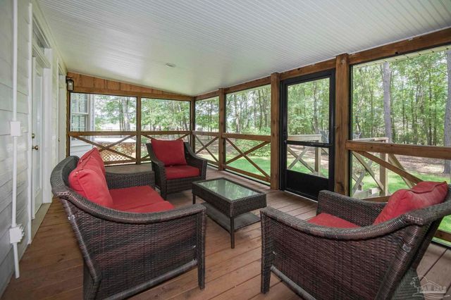 151 Mockingbird Ln, Atmore, AL 36502