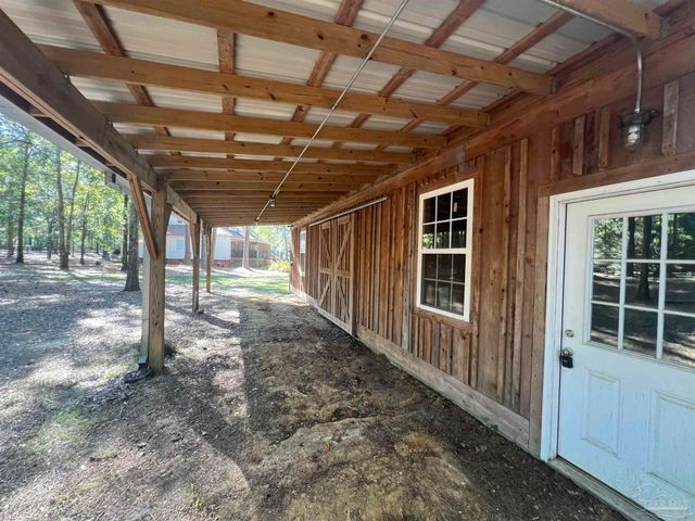 151 Mockingbird Ln, Atmore, AL 36502