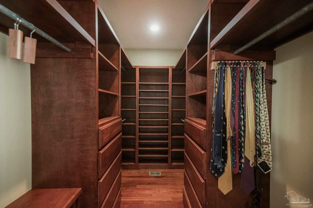 151 Mockingbird Ln, Atmore, AL 36502