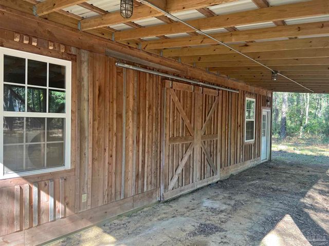 151 Mockingbird Ln, Atmore, AL 36502