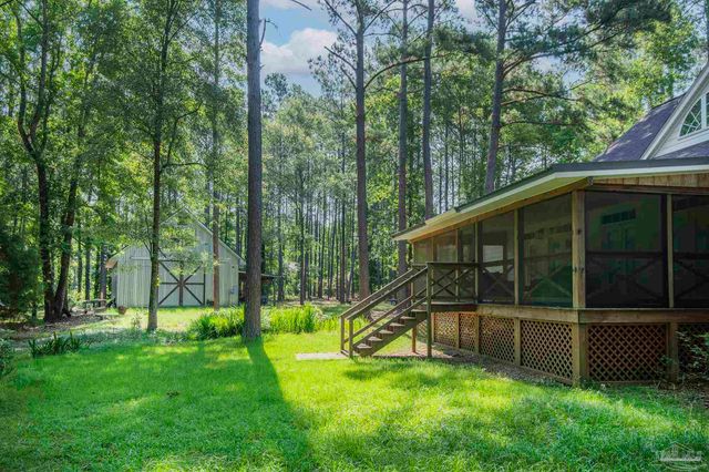 151 Mockingbird Ln, Atmore, AL 36502