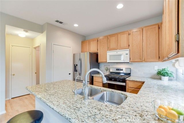 5744 Tamarisk Way, Fontana, CA 92336