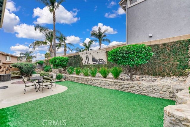 5744 Tamarisk Way, Fontana, CA 92336