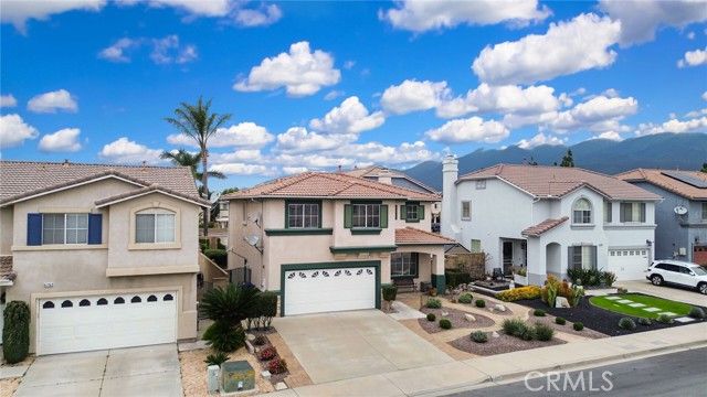 5744 Tamarisk Way, Fontana, CA 92336