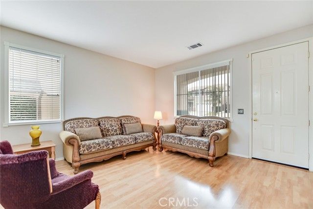 5744 Tamarisk Way, Fontana, CA 92336