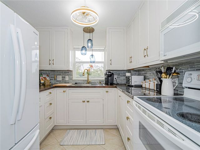 275 Date Palm Road 401, Vero Beach, FL 32963