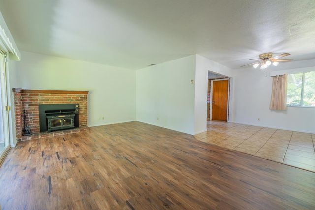 316 Tait Avenue, Sanger, CA 93657