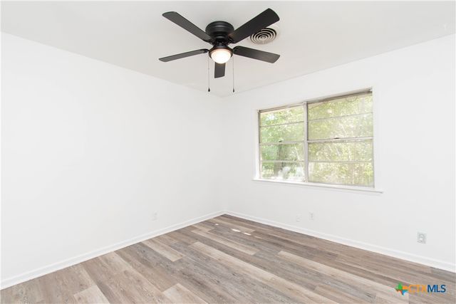 1305 Fairway Drive, Belton, TX 76513