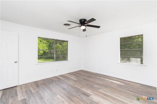 1305 Fairway Drive, Belton, TX 76513
