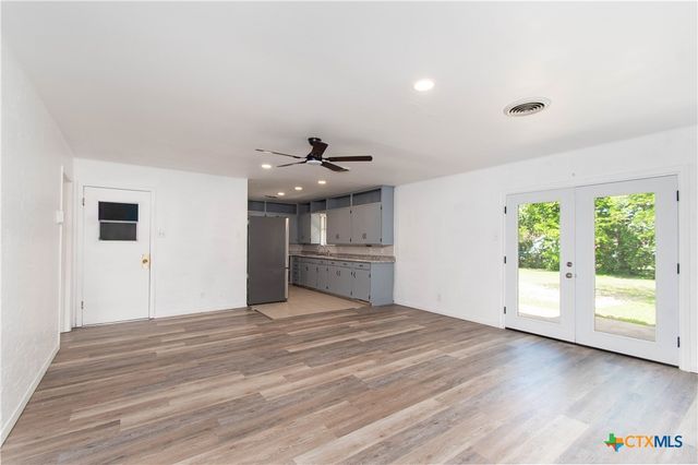 1305 Fairway Drive, Belton, TX 76513
