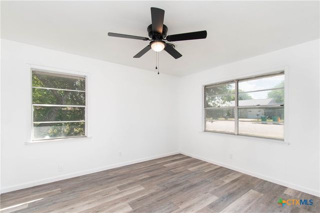 1305 Fairway Drive, Belton, TX 76513
