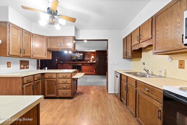 2818 Tyson Pl, Louisville, KY 40218