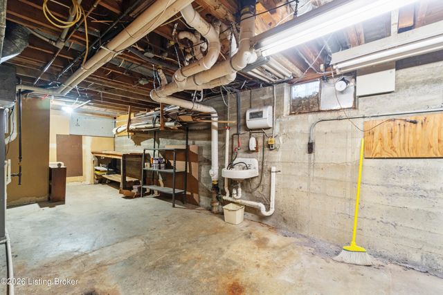 2818 Tyson Pl, Louisville, KY 40218