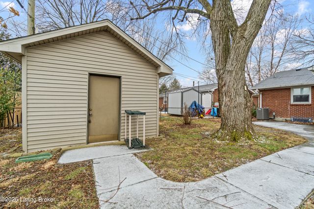 2818 Tyson Pl, Louisville, KY 40218