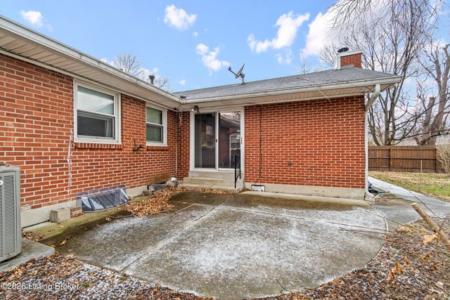 2818 Tyson Pl, Louisville, KY 40218