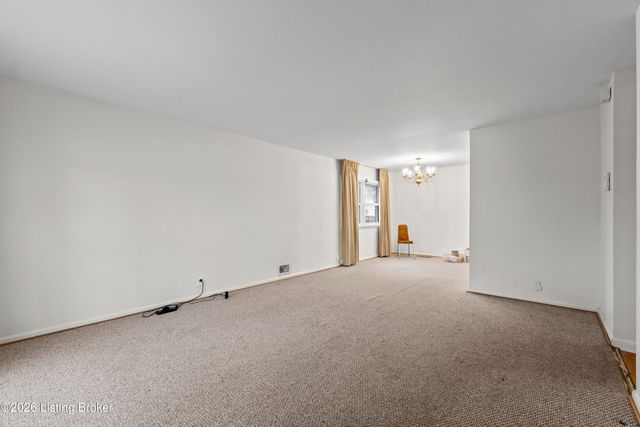 2818 Tyson Pl, Louisville, KY 40218