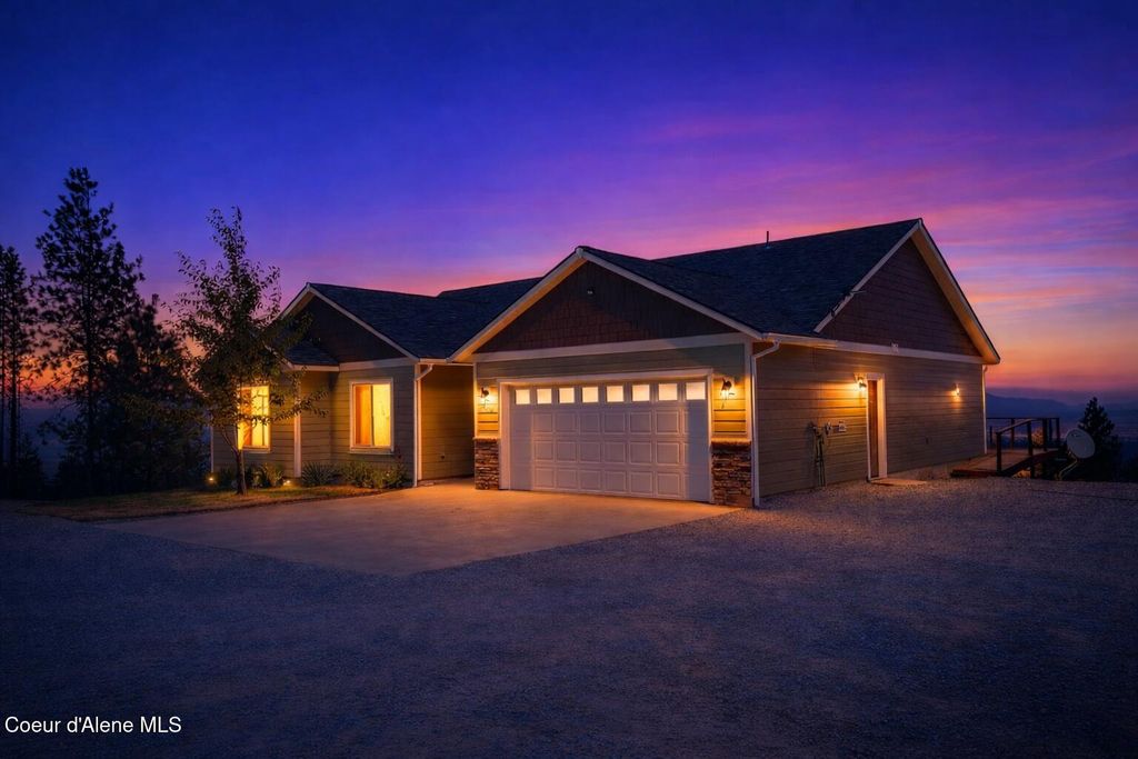 13476 W Margishward RD, Post Falls, ID 83854