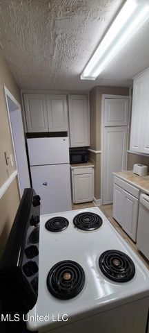 327 Decelle Street, B, Jackson, MS 39216
