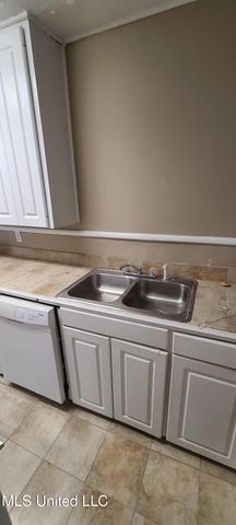 327 Decelle Street, B, Jackson, MS 39216