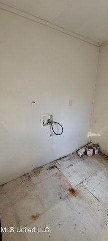 327 Decelle Street, B, Jackson, MS 39216