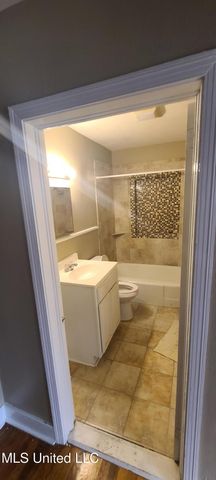 327 Decelle Street, B, Jackson, MS 39216
