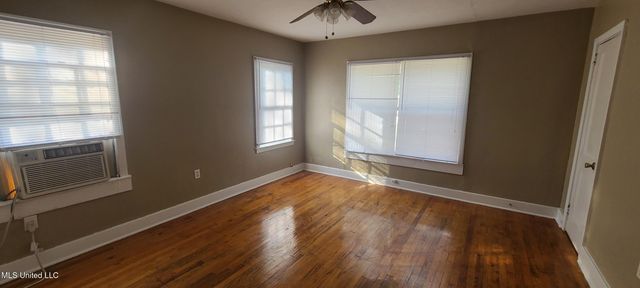 327 Decelle Street, B, Jackson, MS 39216