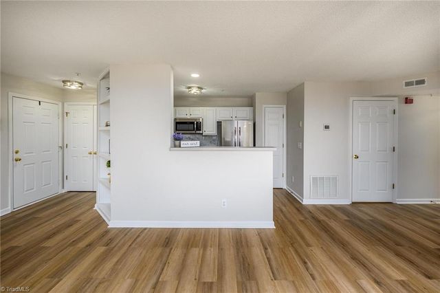 221 Ivy Glen Court, Winston-salem, NC 27127