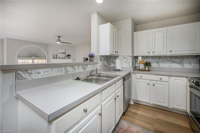 221 Ivy Glen Court, Winston-salem, NC 27127