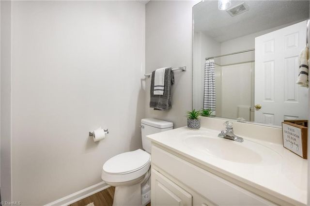 221 Ivy Glen Court, Winston-salem, NC 27127