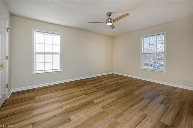 221 Ivy Glen Court, Winston-salem, NC 27127