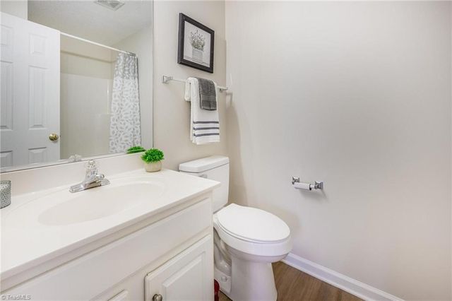 221 Ivy Glen Court, Winston-salem, NC 27127