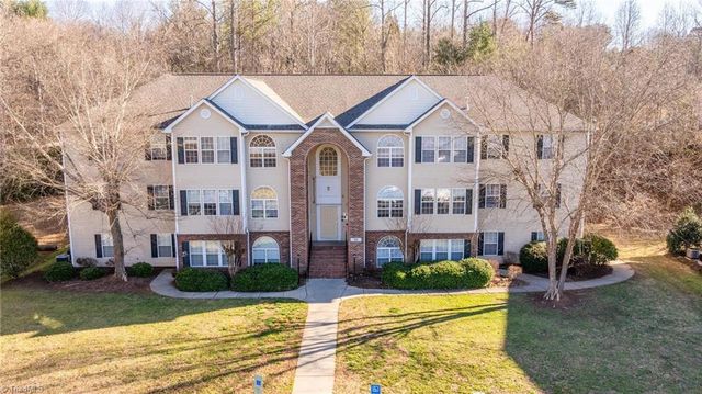 221 Ivy Glen Court, Winston-salem, NC 27127