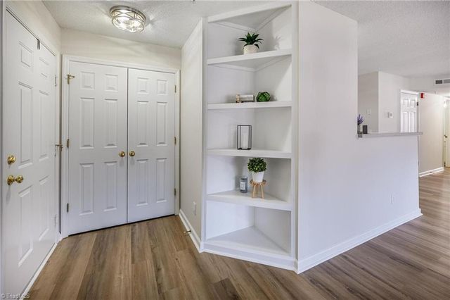 221 Ivy Glen Court, Winston-salem, NC 27127