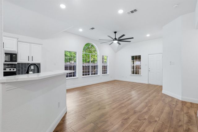 906 Oak Street, Mckinney, TX 75069