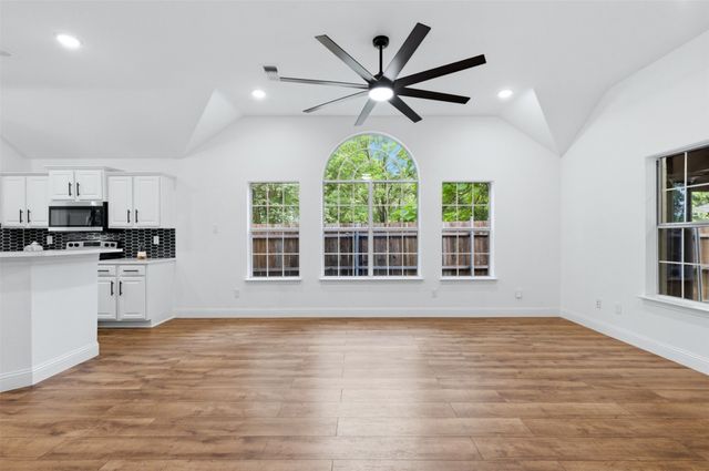 906 Oak Street, Mckinney, TX 75069