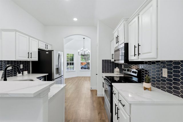 906 Oak Street, Mckinney, TX 75069