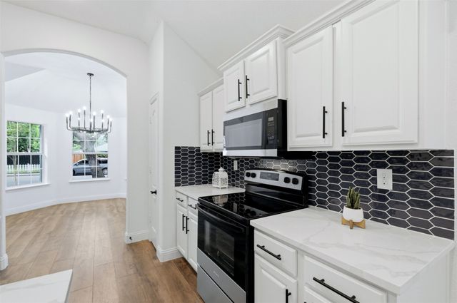 906 Oak Street, Mckinney, TX 75069