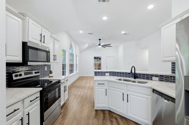 906 Oak Street, Mckinney, TX 75069