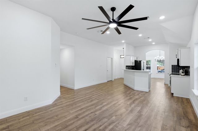 906 Oak Street, Mckinney, TX 75069
