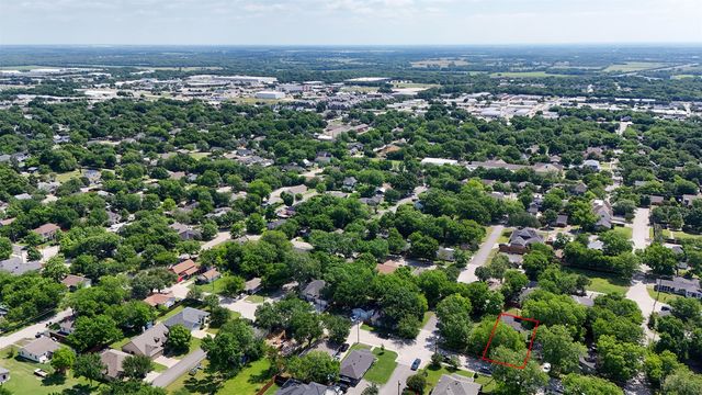 906 Oak Street, Mckinney, TX 75069