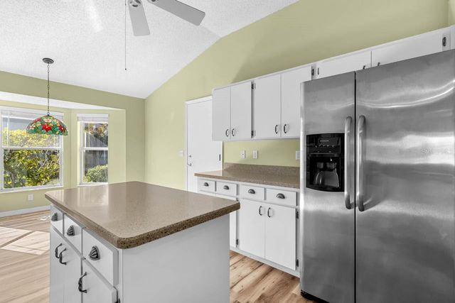 811 STAFFORDSHIRE LANE, Sun City Center, FL 33573