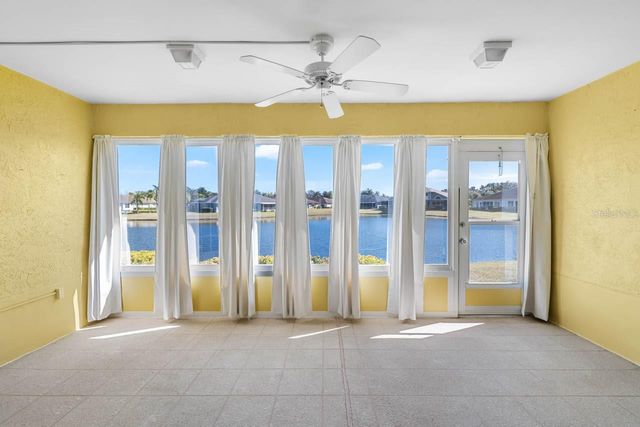 811 STAFFORDSHIRE LANE, Sun City Center, FL 33573