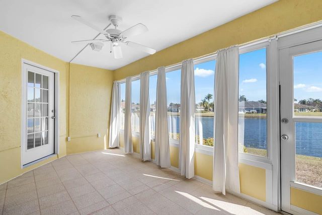 811 STAFFORDSHIRE LANE, Sun City Center, FL 33573