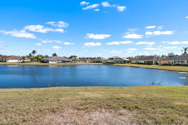 811 STAFFORDSHIRE LANE, Sun City Center, FL 33573