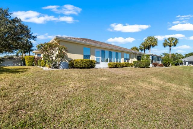 811 STAFFORDSHIRE LANE, Sun City Center, FL 33573