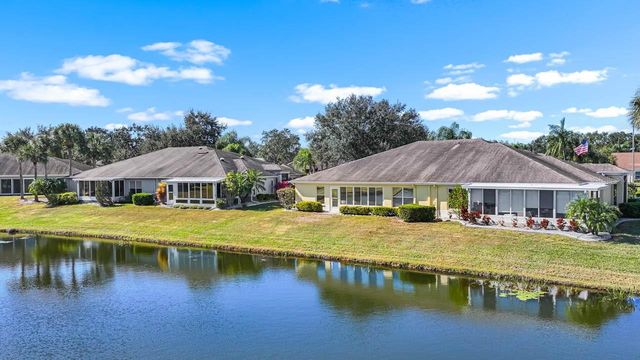 811 STAFFORDSHIRE LANE, Sun City Center, FL 33573