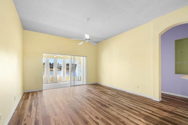 811 STAFFORDSHIRE LANE, Sun City Center, FL 33573