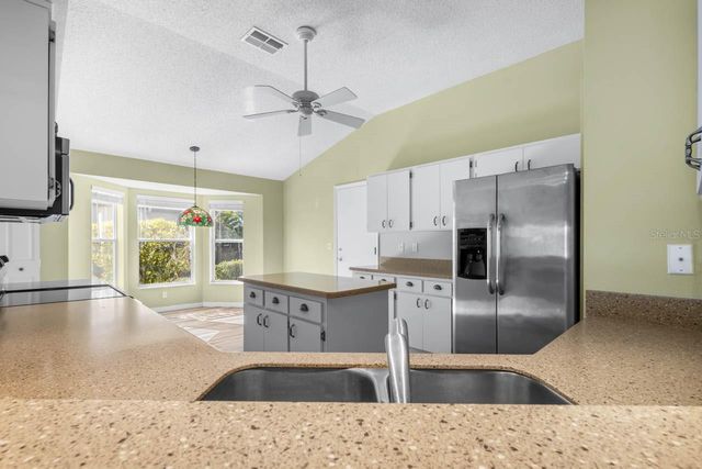 811 STAFFORDSHIRE LANE, Sun City Center, FL 33573