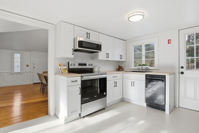 261 Central Street, Rowley, MA 01969