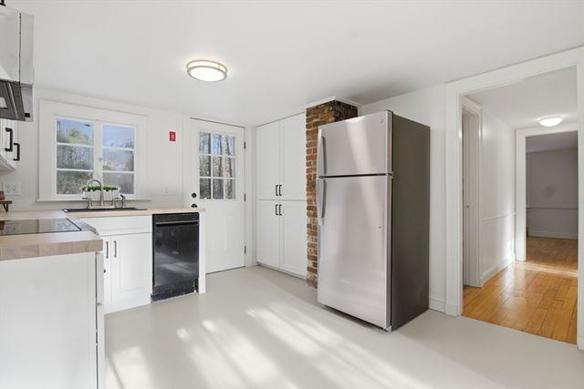 261 Central Street, Rowley, MA 01969